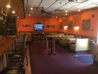 Clarion Hotel Conference Center - bar