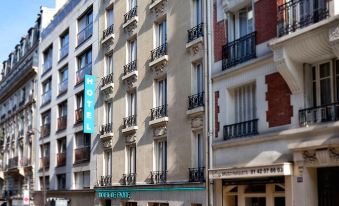 Hotel de Flore - Montmartre