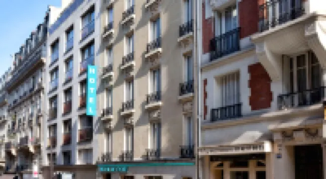 Hotel de Flore - Montmartre Hotels near Eglise Saint-Pierre de Montmartre