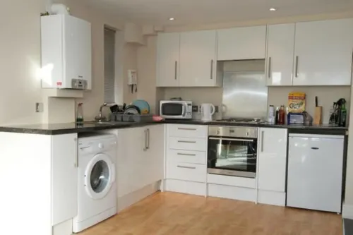 Contractors Guest House - parking