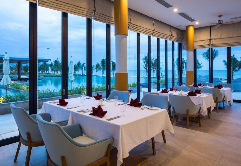 FLC 퀴논 리조트 해변