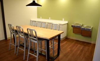 WoodSpring Suites Las Colinas - Northwest Dallas