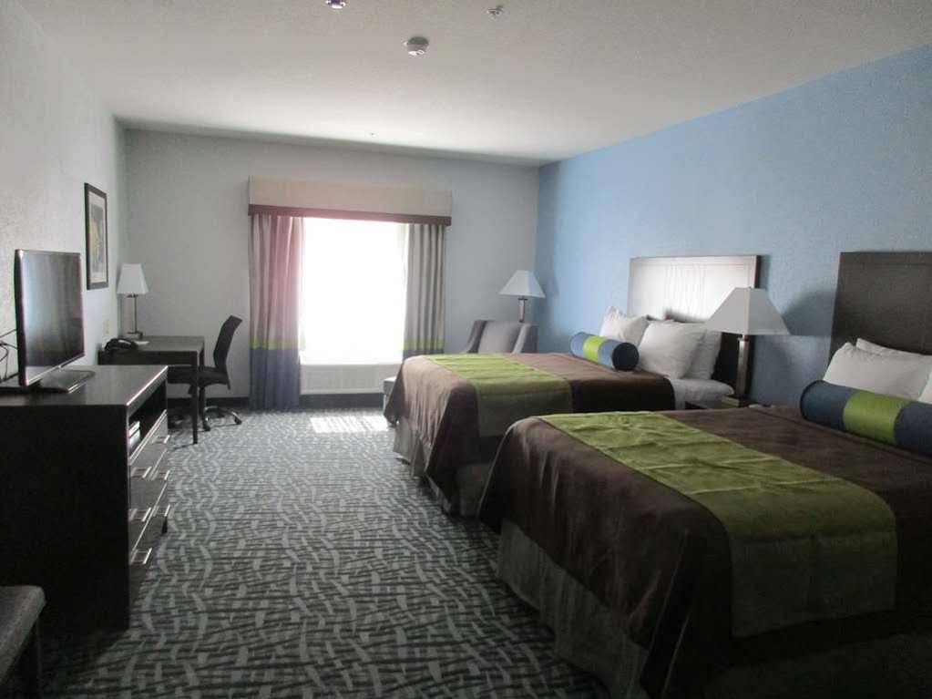 Best Western Plus Lonestar Inn & Suites