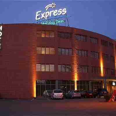 Holiday Inn Express Parma Hotel Exterior