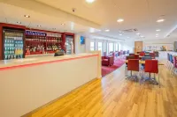 Travelodge Harrogate West Park - ที่มีบาร์