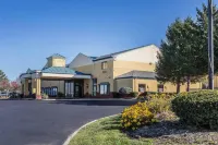 Quality Inn Hotel di Perrysburg