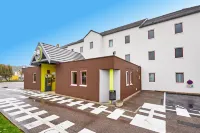 B&B Hotel Le Havre Harfleur 2 Hôtels à proximité de : Auchan Hypermarché Montivilliers