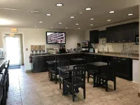 Super 8 by Wyndham Fort McMurray