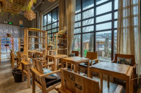 Danzhai Guilai Inn (Wanda Town Branch) Отели рядом с достопримечательностью «Longjing Ancient Pavilion»