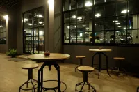 Rider Bedroom Hostel & Cafe