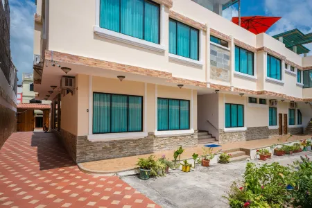 Hotel Flamingo Отели рядом с достопримечательностью «Исследовательская станция Чарльза Дарвина»