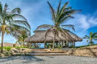 Marea Beachfront Villas โรงแรมใน