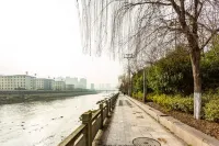 Hongsheng Hotel in Shiqian County