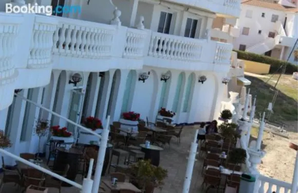 多米尼克公寓酒店