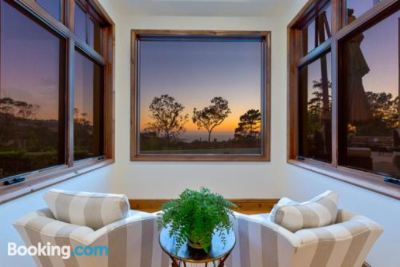 Five-Bedroom Holiday Home #8080 - SeaView Sanctuary Five-Bedroom Holiday Home Photo