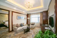 Jiuquan Hotel - parking