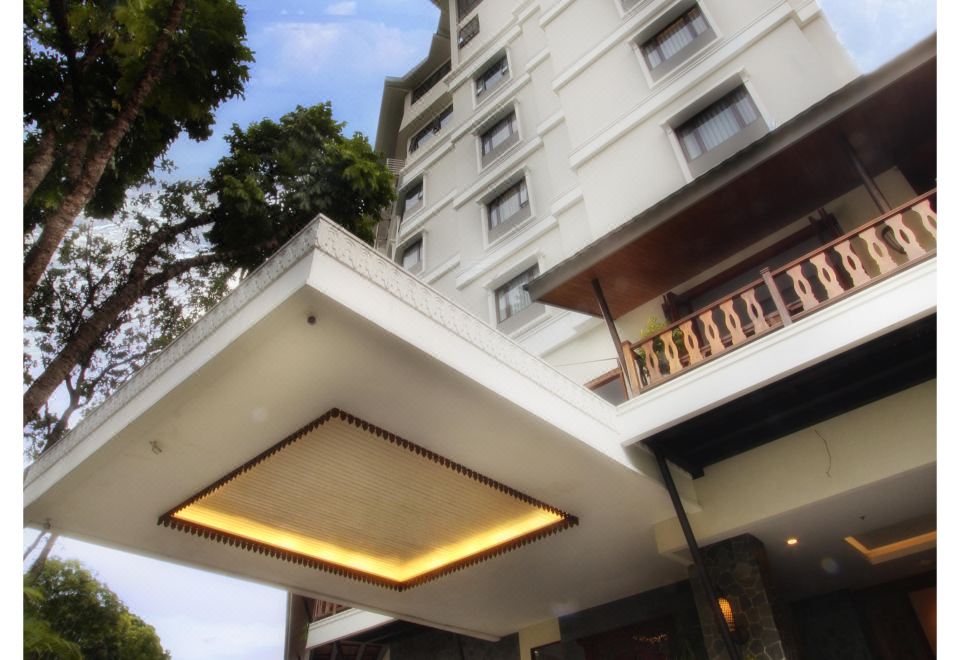 4. 수카자디 부티크..