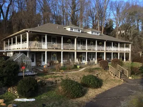 Calhoun House Inn & Suites - 3-Star
