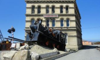 Oamaru Harbour Nest