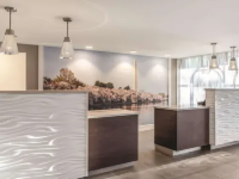 La Quinta Inn & Suites by Wyndham Columbia / Fort Meade Hotels in Jessup