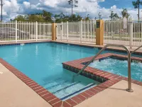 La Quinta Inn & Suites by Wyndham Slidell North Shore - piscina