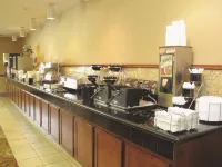 La Quinta Inn & Suites by Wyndham Lawton / Fort Sill - breakfast