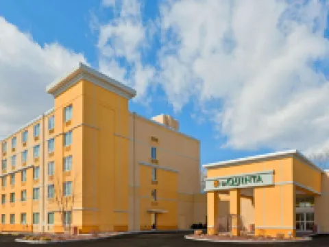 La Quinta Inn & Suites by Wyndham Danbury Hotels in Danbury