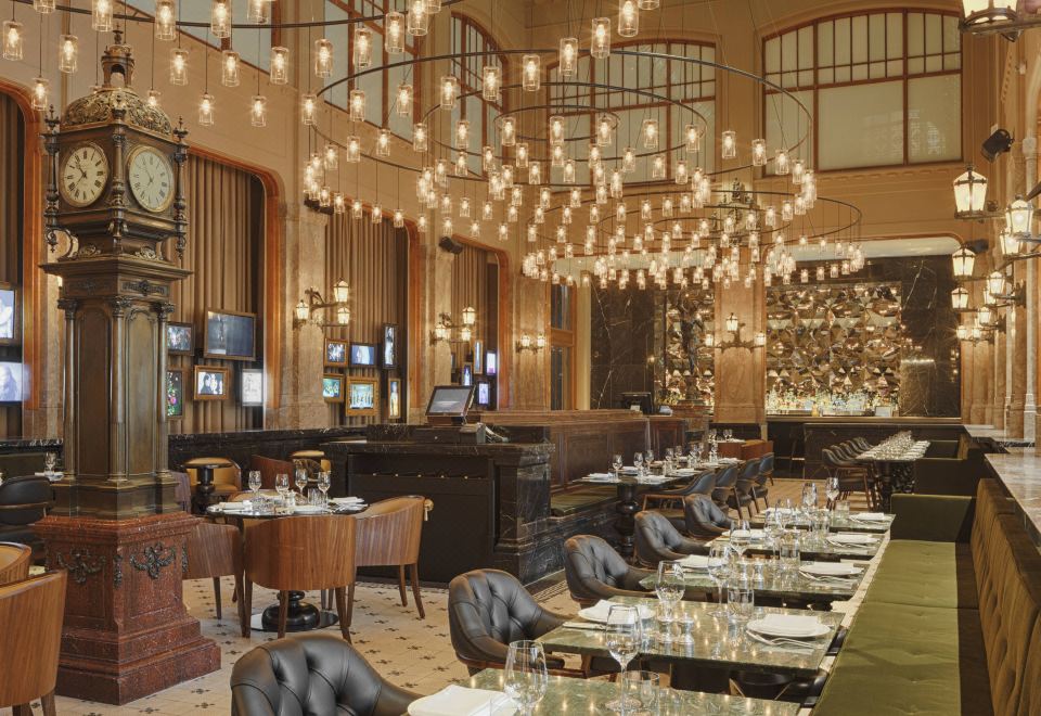 W 암스테르담 서비스