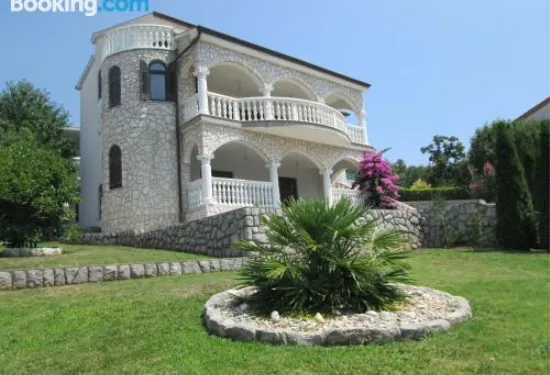 桑德拉別墅公寓