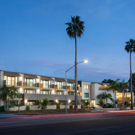 Holiday Inn Express & Suites LA JOLLA – WINDANSEA BEACH by IHG