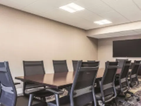 La Quinta Inn & Suites by Wyndham Shreveport Airport シュリーブポートのホテル