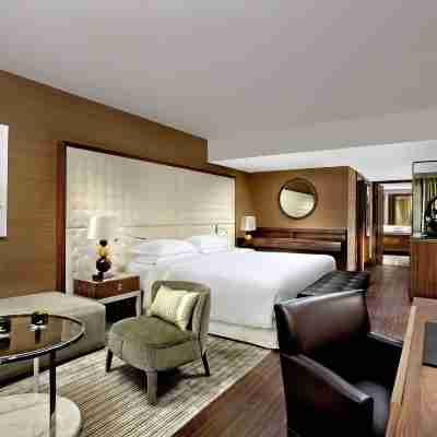 Sheraton Grand Hotel & Spa Rooms