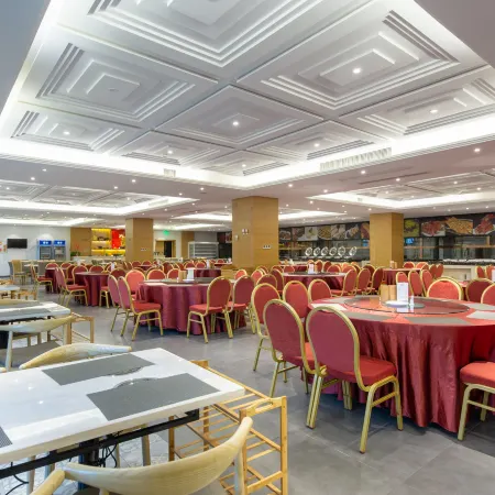 Xianhua Sandalwood Lakeside Hotel