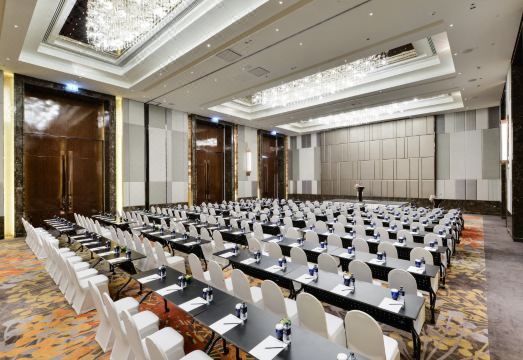 Radisson Blu Plaza BangkokHotel Overview