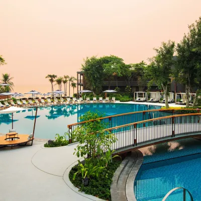 Hua Hin Marriott Resort and Spa Отели рядом с достопримечательностью «Элефант-виллидж (Деревня слонов)»