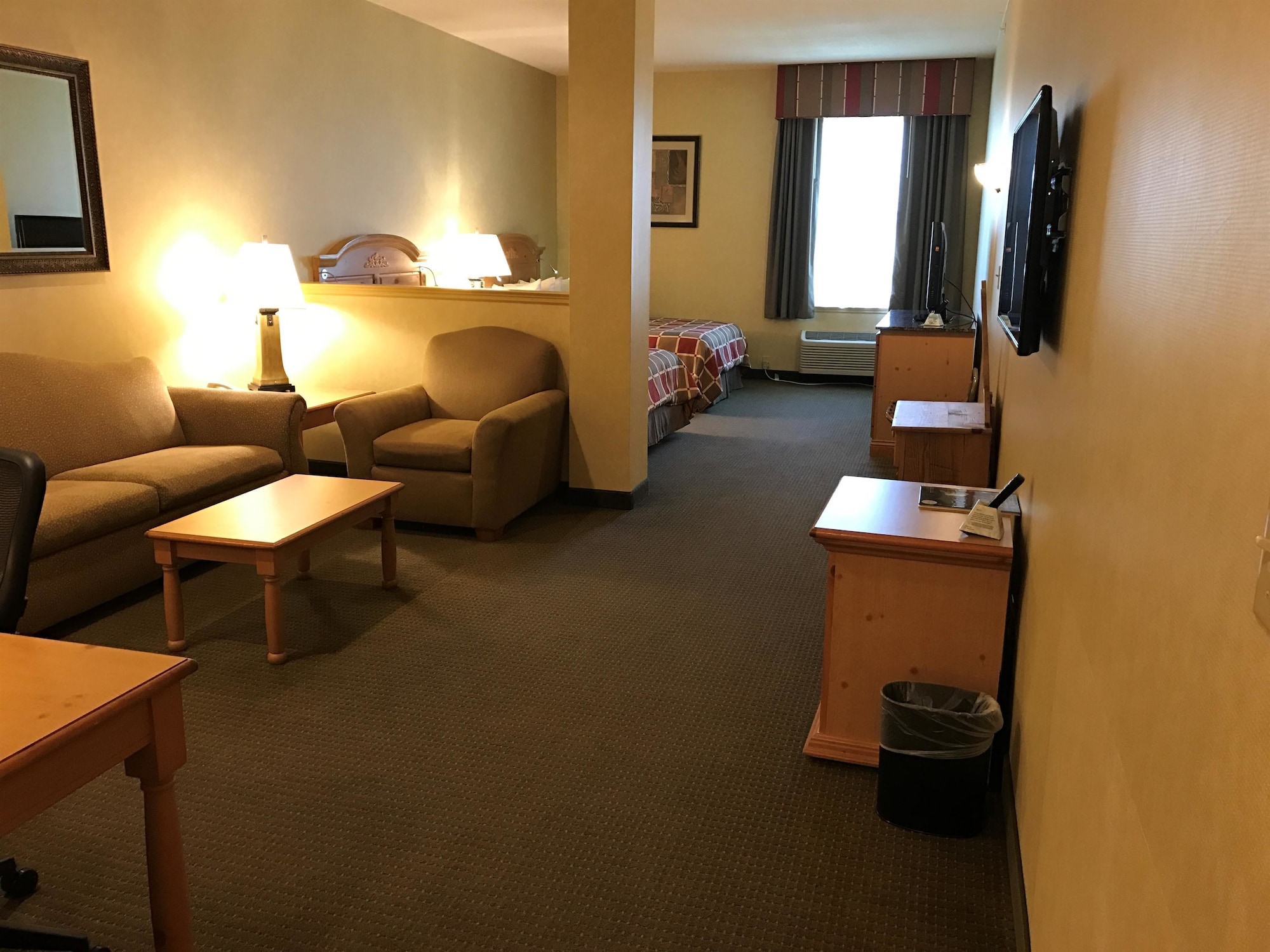 Best Western Plus Revere Inn & Suites