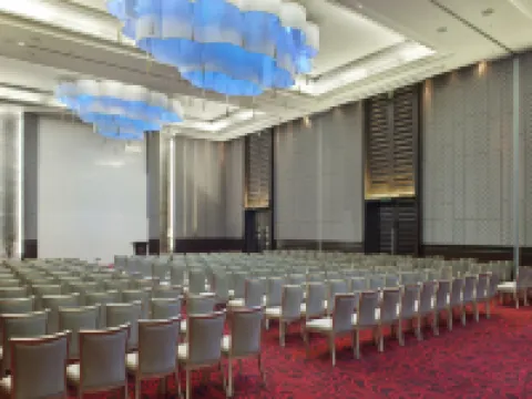 Holiday Inn MUMBAI INTERNATIONAL AIRPORT by IHG โรงแรมในมุมไบ