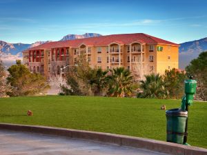 Holiday Inn Express & Suites Mesquite