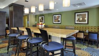 holiday-inn-express-and-suites-colorado-springs-first-and-main