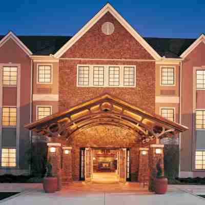 ステイブリッジ スイーツ アービング ラス コリナス by IHG Hotel Exterior