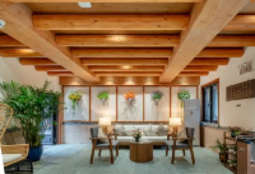 長沙花滿樓民宿（銅官窯古鎮店） 鄰近湖南和平解放祕密電台工作站舊址的酒店