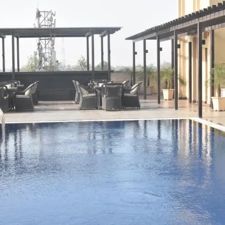 Fairfield by Marriott Amritsar Отели рядом с достопримечательностью «Колледж Хальса»