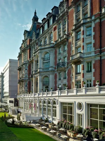 Mandarin Oriental Hyde Park, London Отели рядом с достопримечательностью «Palmers Green United Reformed Church»