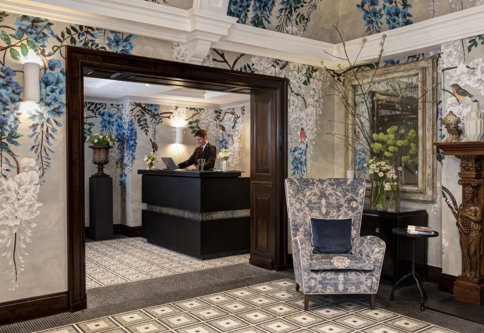 BROWN'S HOTEL Over view