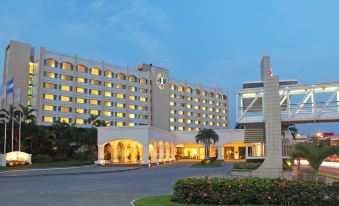 InterContinental Hotels San Salvador-Metrocentro Mall