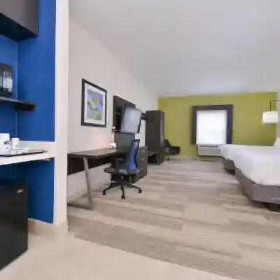 Holiday Inn Express Mystic - Groton Area Rooms