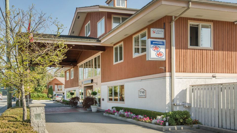 Econo Lodge Inn & Suites - North Vancouver