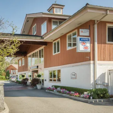 Econo Lodge Inn & Suites - North Vancouver Hotel dekat Jembatan Lion's Gate