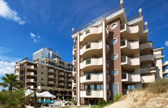 金色伊那酒店 - 全包式