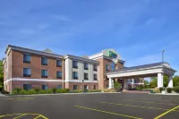 Holiday Inn Express & Suites Niles Hotels in Niles Charter Township